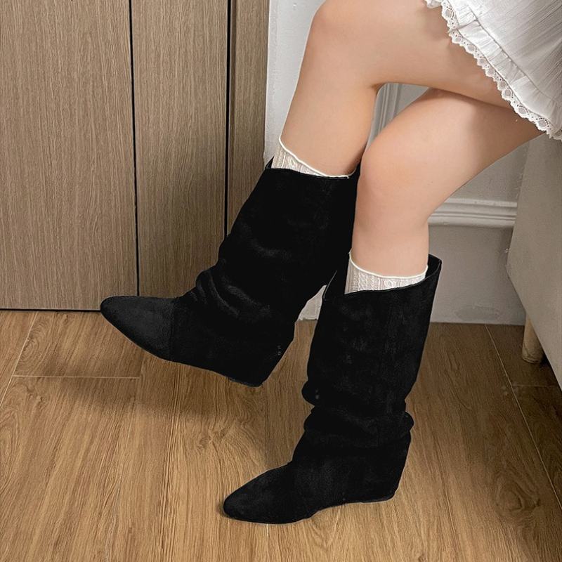 Winter Vintage Pleated Women M - Interior Design Mockup review and price